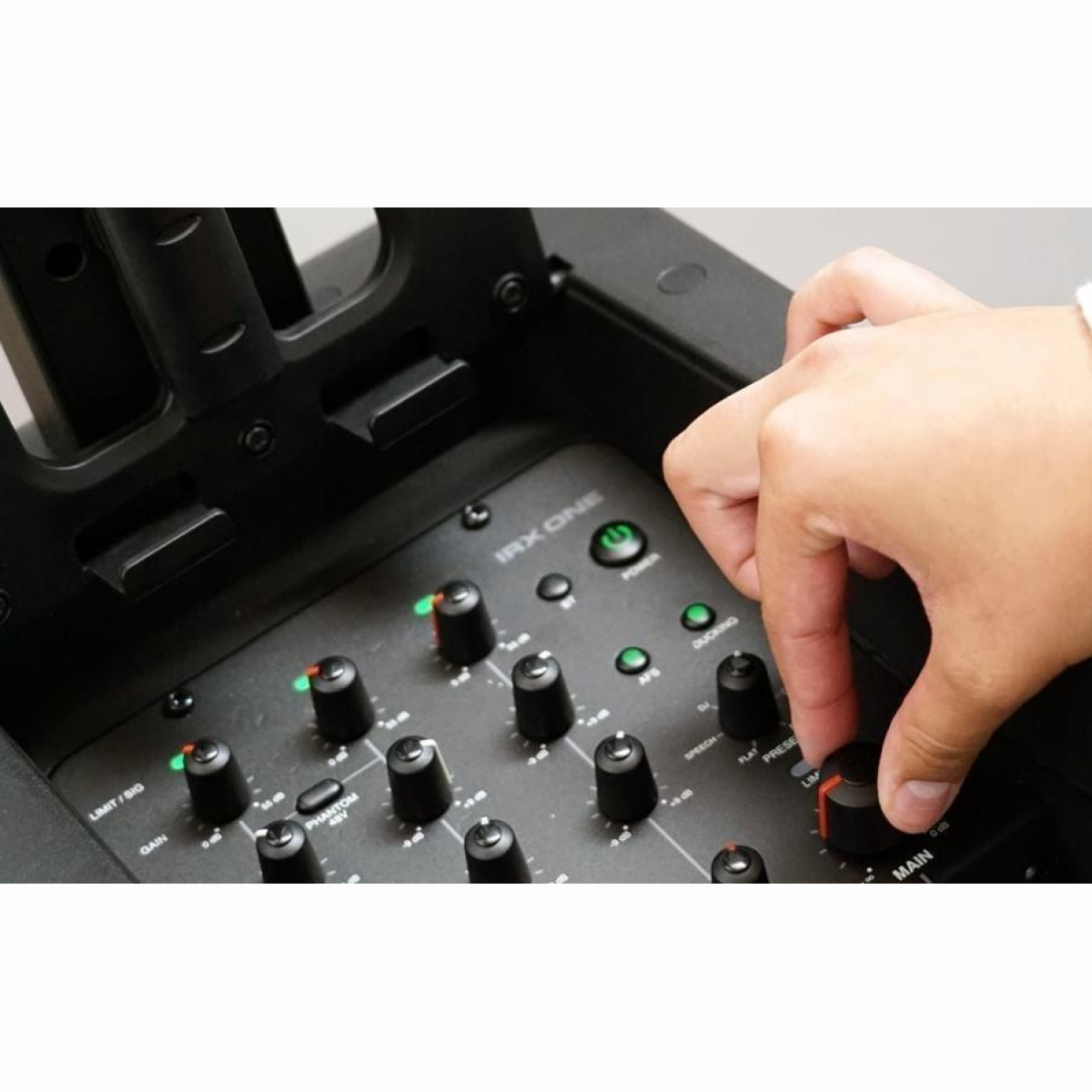 IRX One Aktiv Säulen-PA mit 3 Kanal Mixer