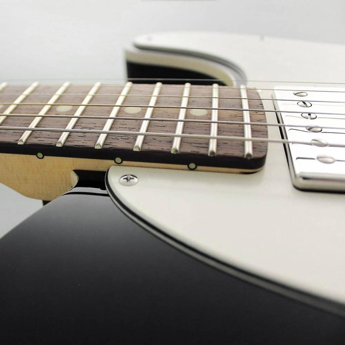 Neo Classic TE 210 Black