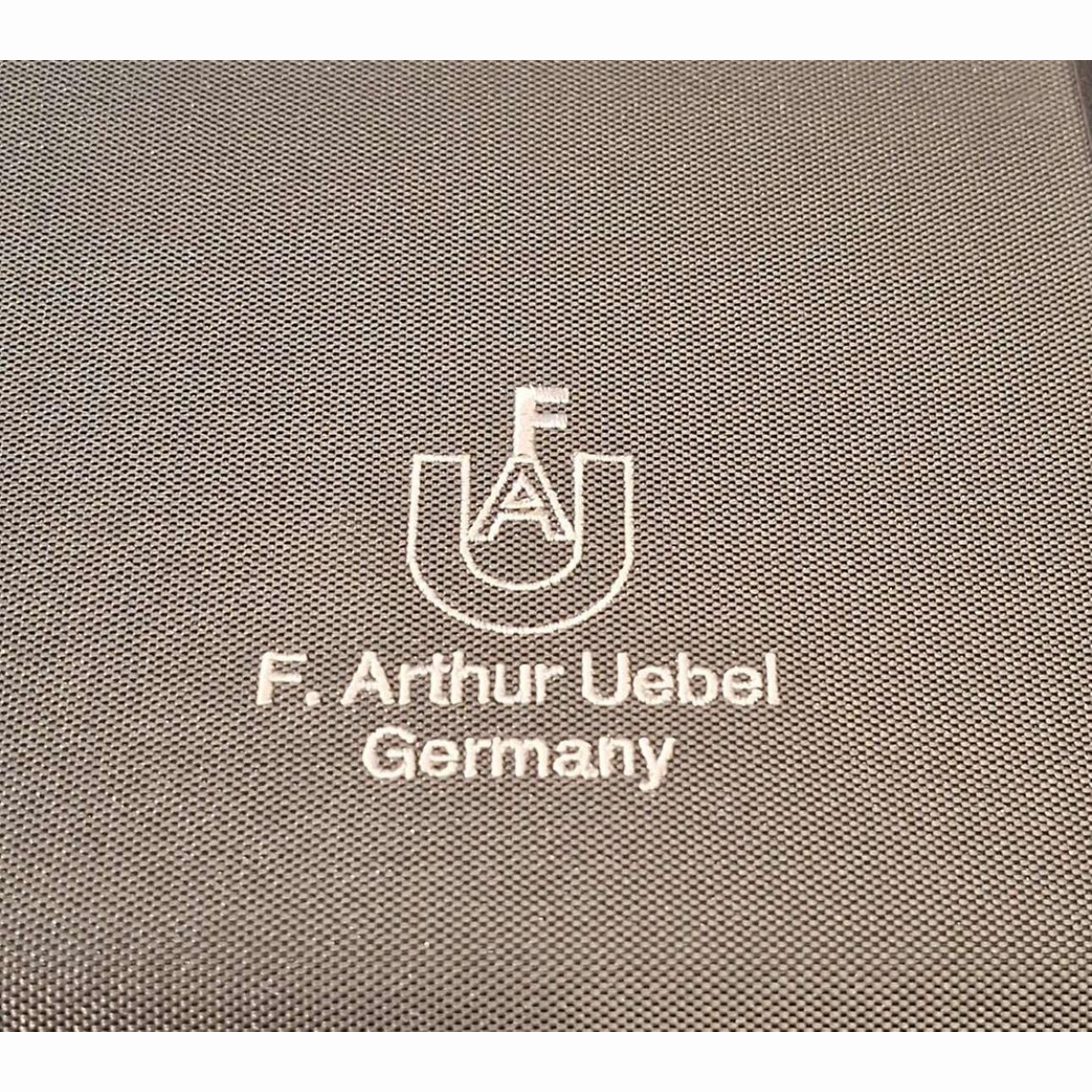 Klar./B Uebel 621 mit Koffer